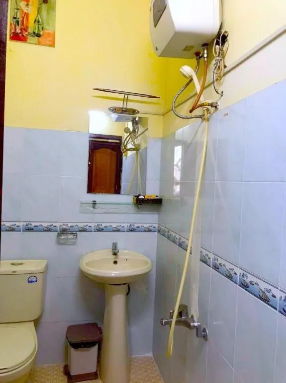 Son Tung Hotel - De Tham Street