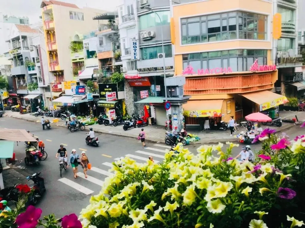 Son Tung Hotel - De Tham Street