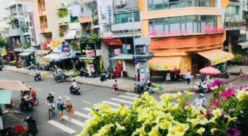 Son Tung Hotel - De Tham Street