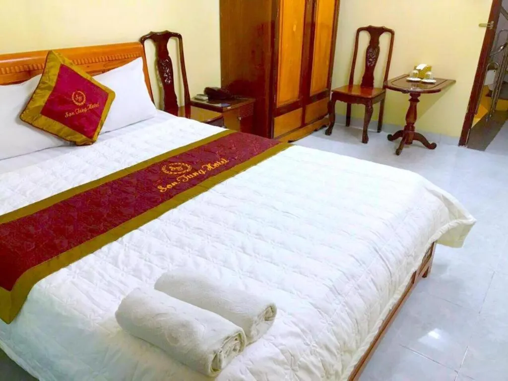 Bed in Son Tung Hotel - De Tham Street