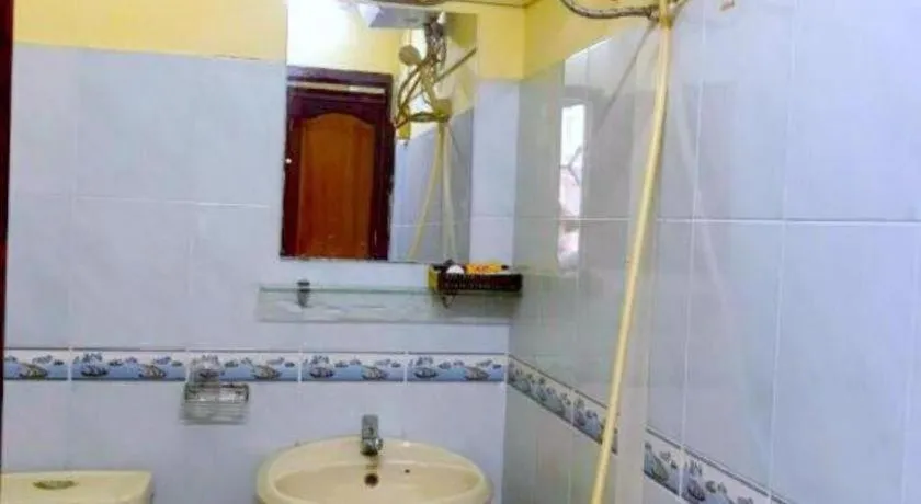 Son Tung Hotel - De Tham Street