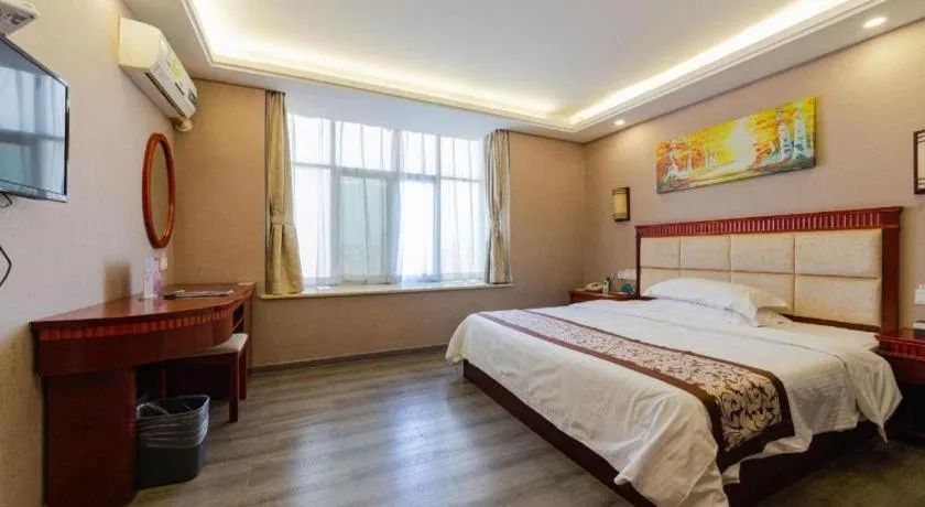 Bed in GreenTree Inn Guangdong Huizhou Chenjiang Intercity Rail Station Business Hotel
