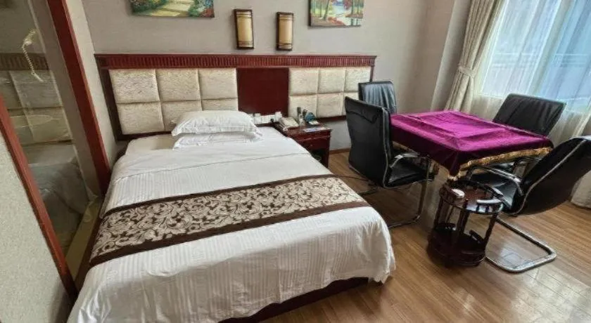 Bed in GreenTree Inn Guangdong Huizhou Chenjiang Intercity Rail Station Business Hotel