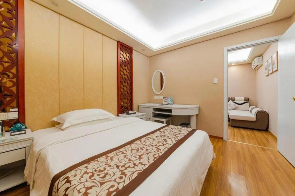 Bed in GreenTree Inn Guangdong Huizhou Chenjiang Intercity Rail Station Business Hotel