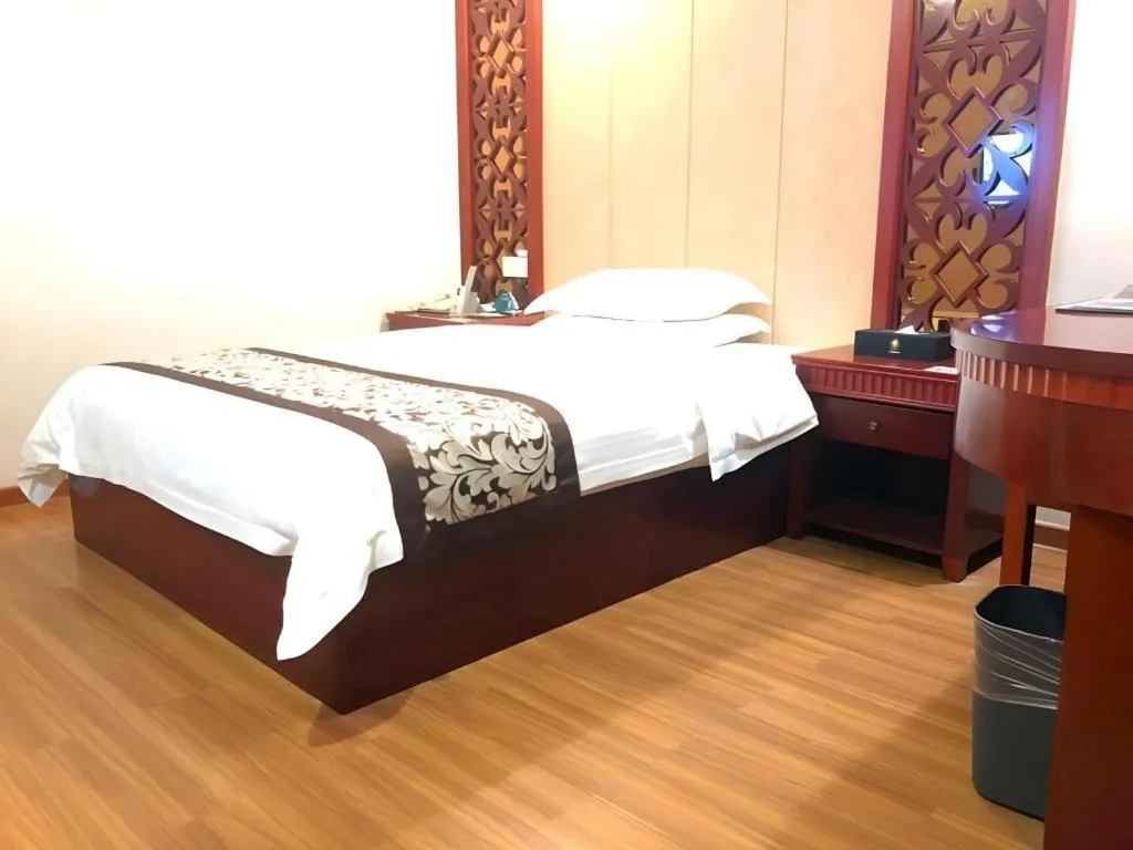 Bed in GreenTree Inn Guangdong Huizhou Chenjiang Intercity Rail Station Business Hotel