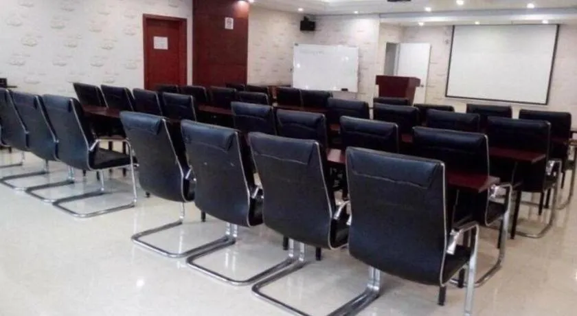 GreenTree Inn Guangdong Huizhou Chenjiang Intercity Rail Station Business Hotel