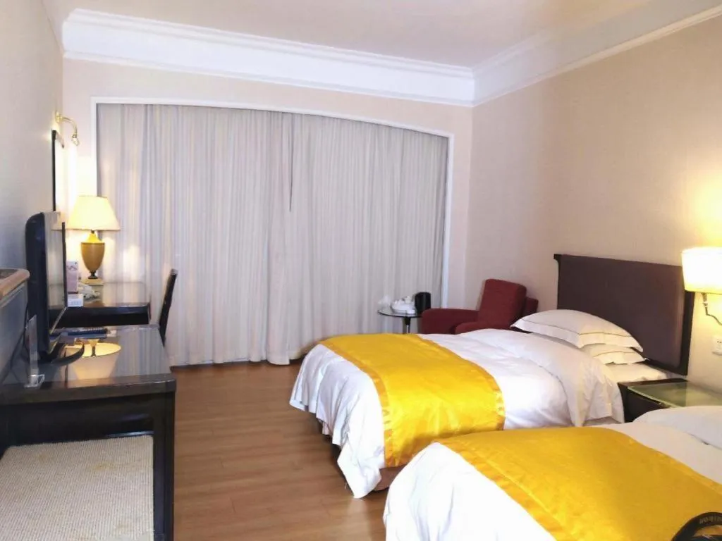 Bed in Shantou Golden Gulf Hotel