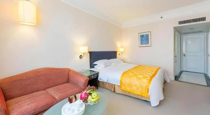 Bed in Shantou Golden Gulf Hotel