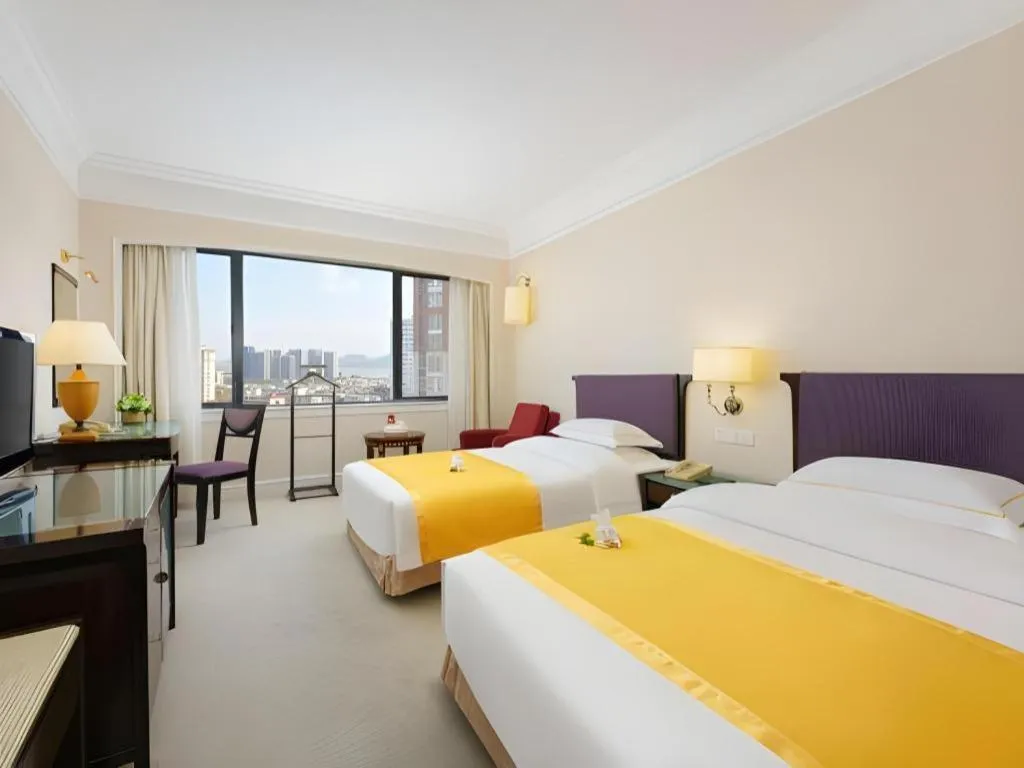 Bed in Shantou Golden Gulf Hotel