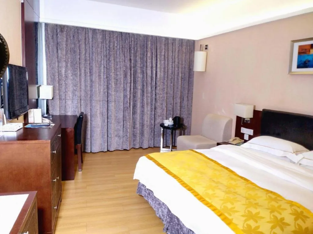 Bed in Shantou Golden Gulf Hotel