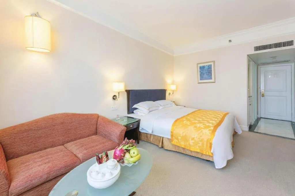 Bed in Shantou Golden Gulf Hotel