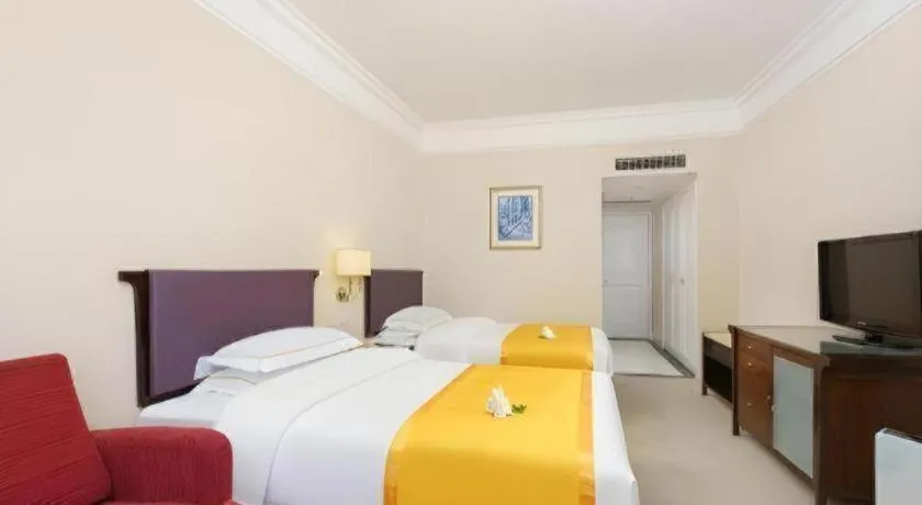 Bed in Shantou Golden Gulf Hotel