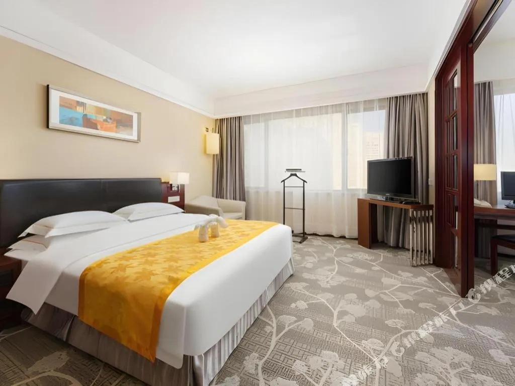 Bed in Shantou Golden Gulf Hotel