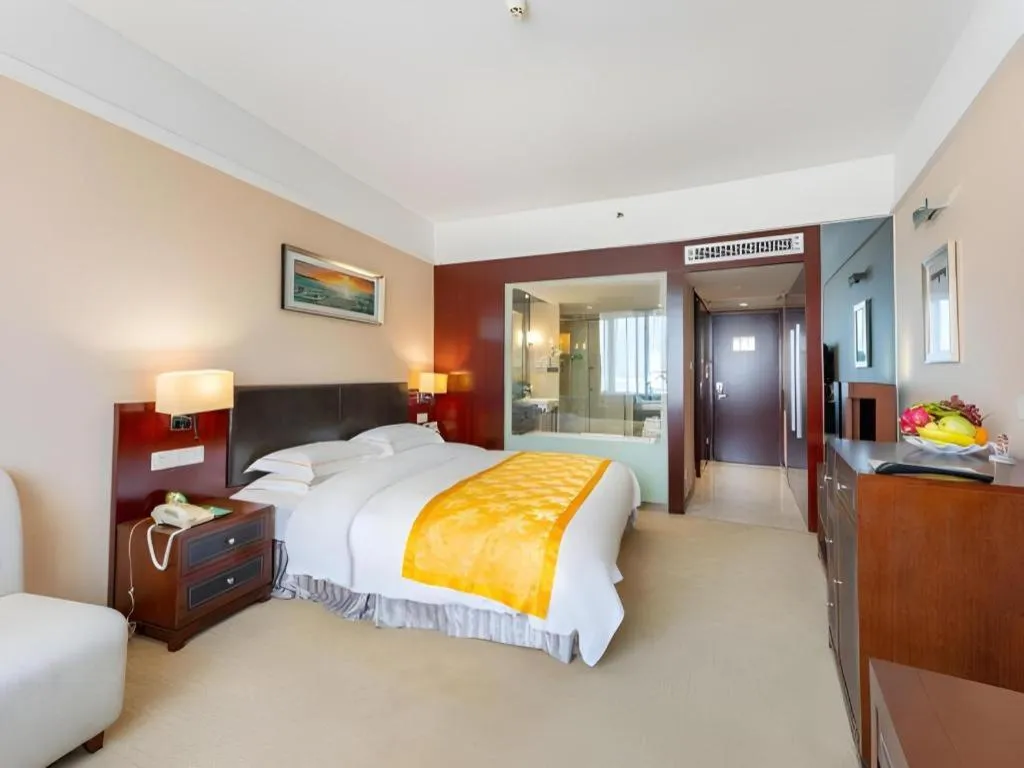 Bed in Shantou Golden Gulf Hotel