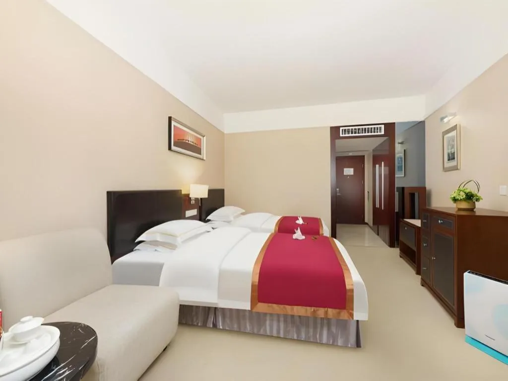 Bed in Shantou Golden Gulf Hotel