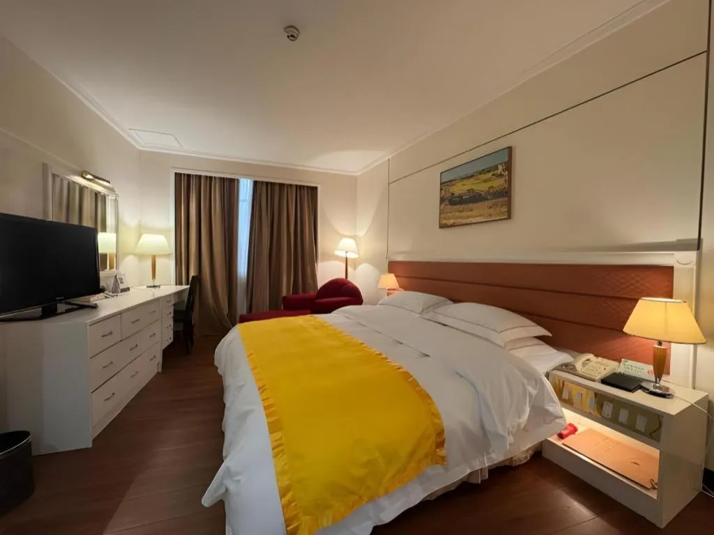 Bed in Shantou Golden Gulf Hotel