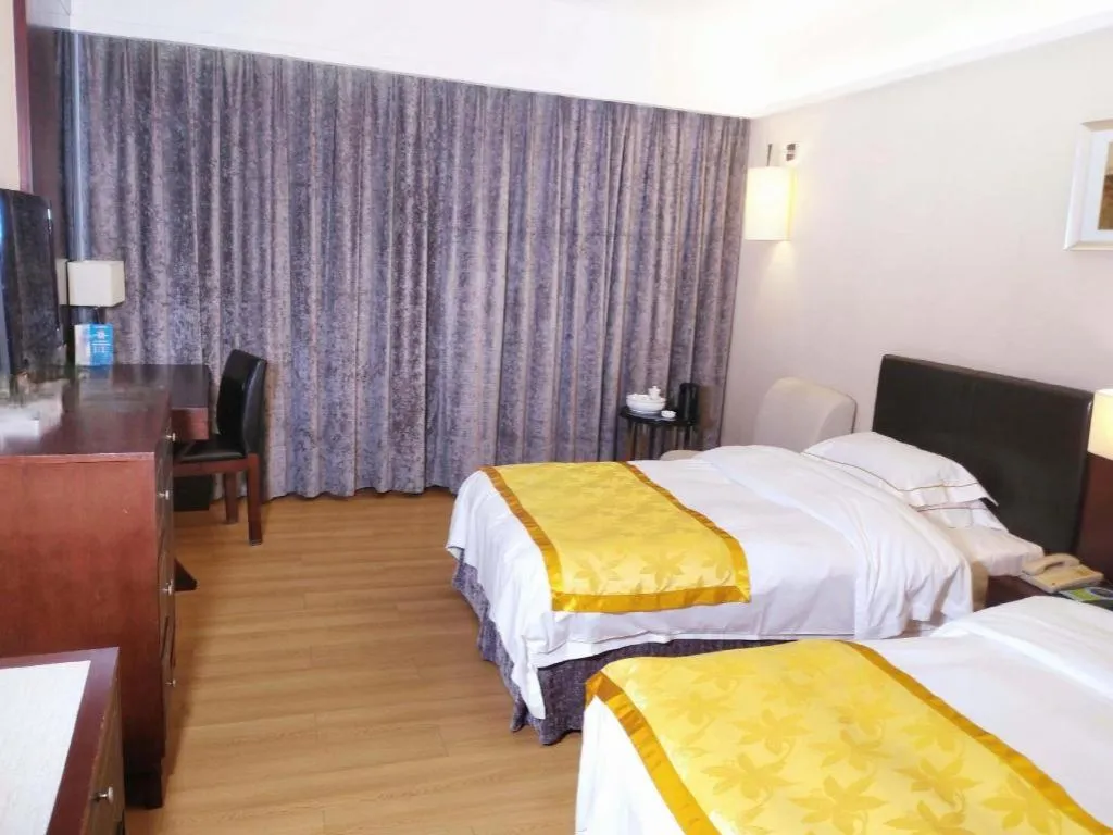 Bed in Shantou Golden Gulf Hotel