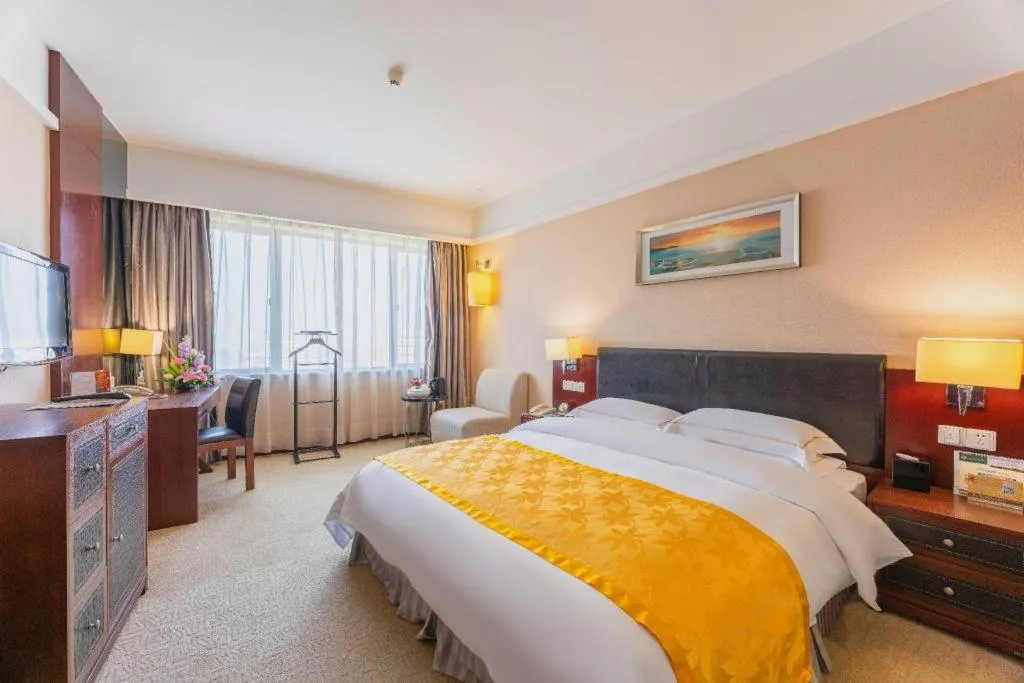 Bed in Shantou Golden Gulf Hotel
