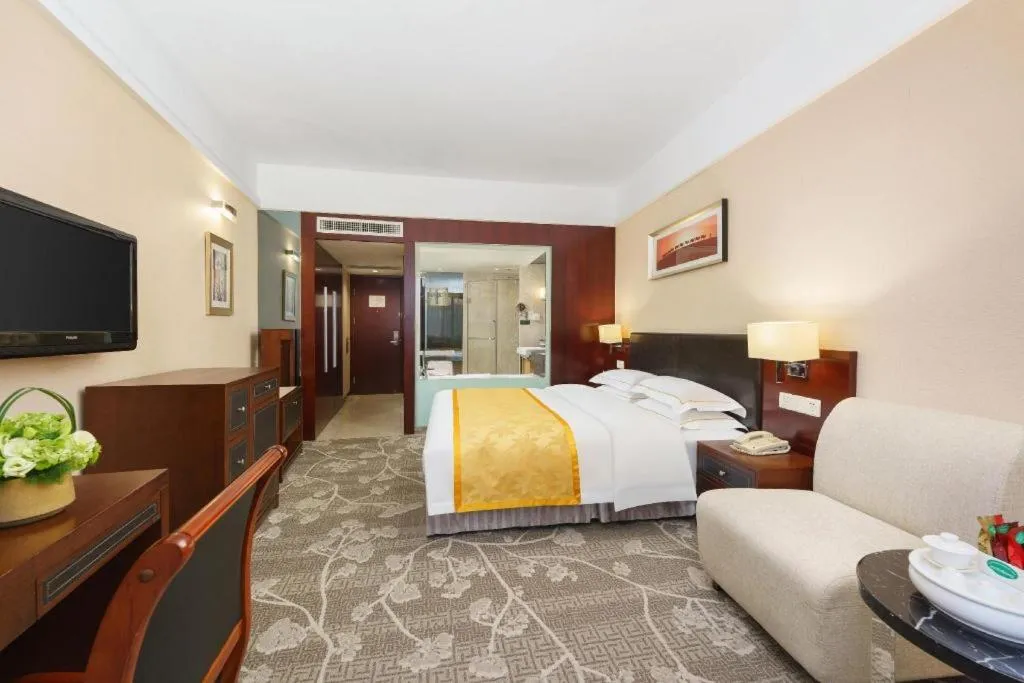 Bed in Shantou Golden Gulf Hotel