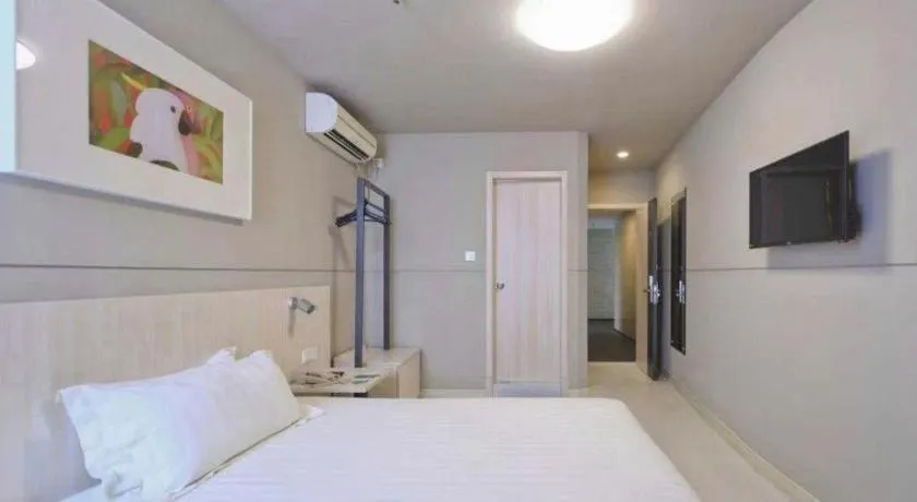 Bed in Jinjiang Inn Zhenjiang Jiangsu University Suning Plaza