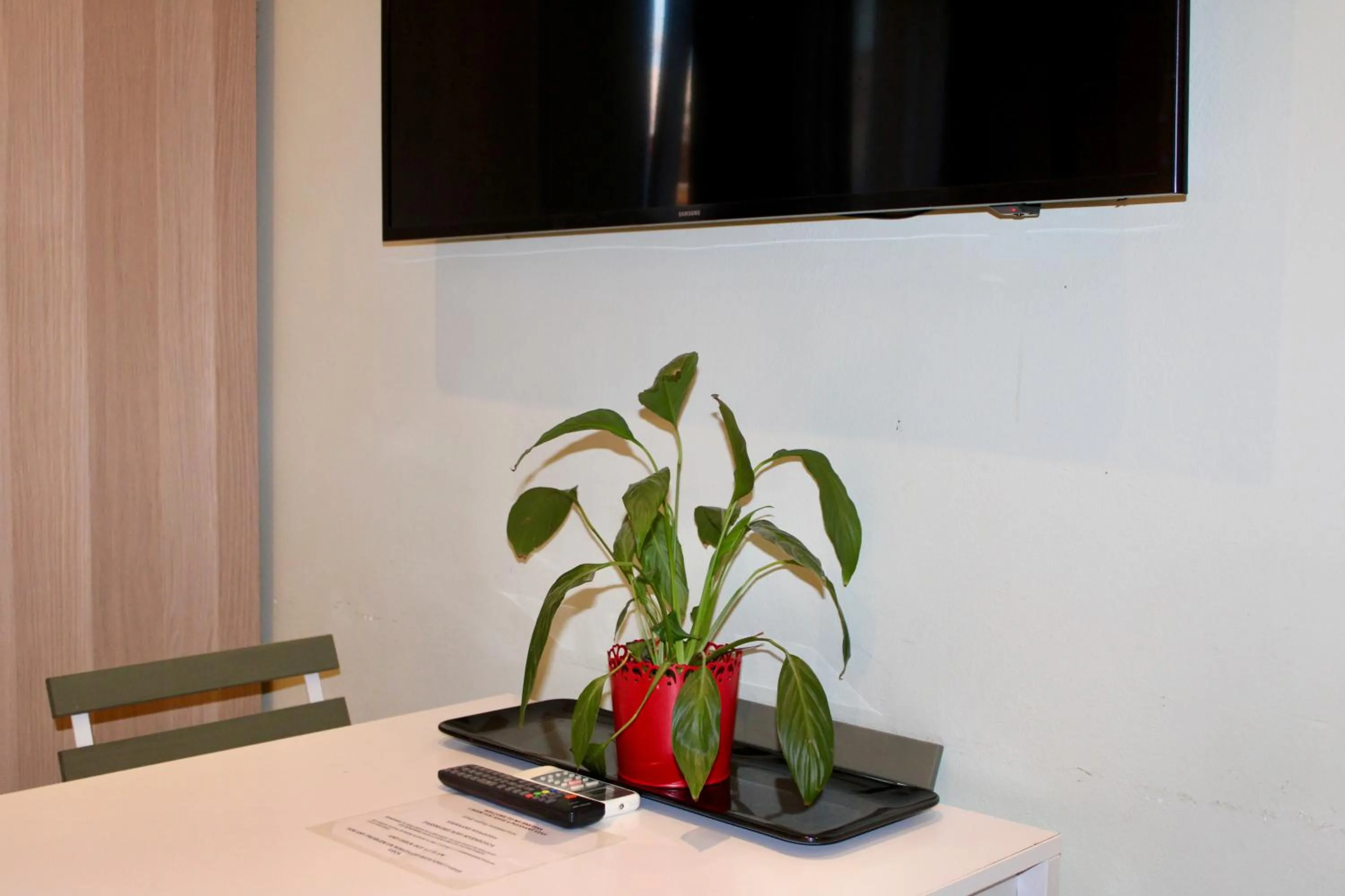 The Green Gate - Airport Guest House