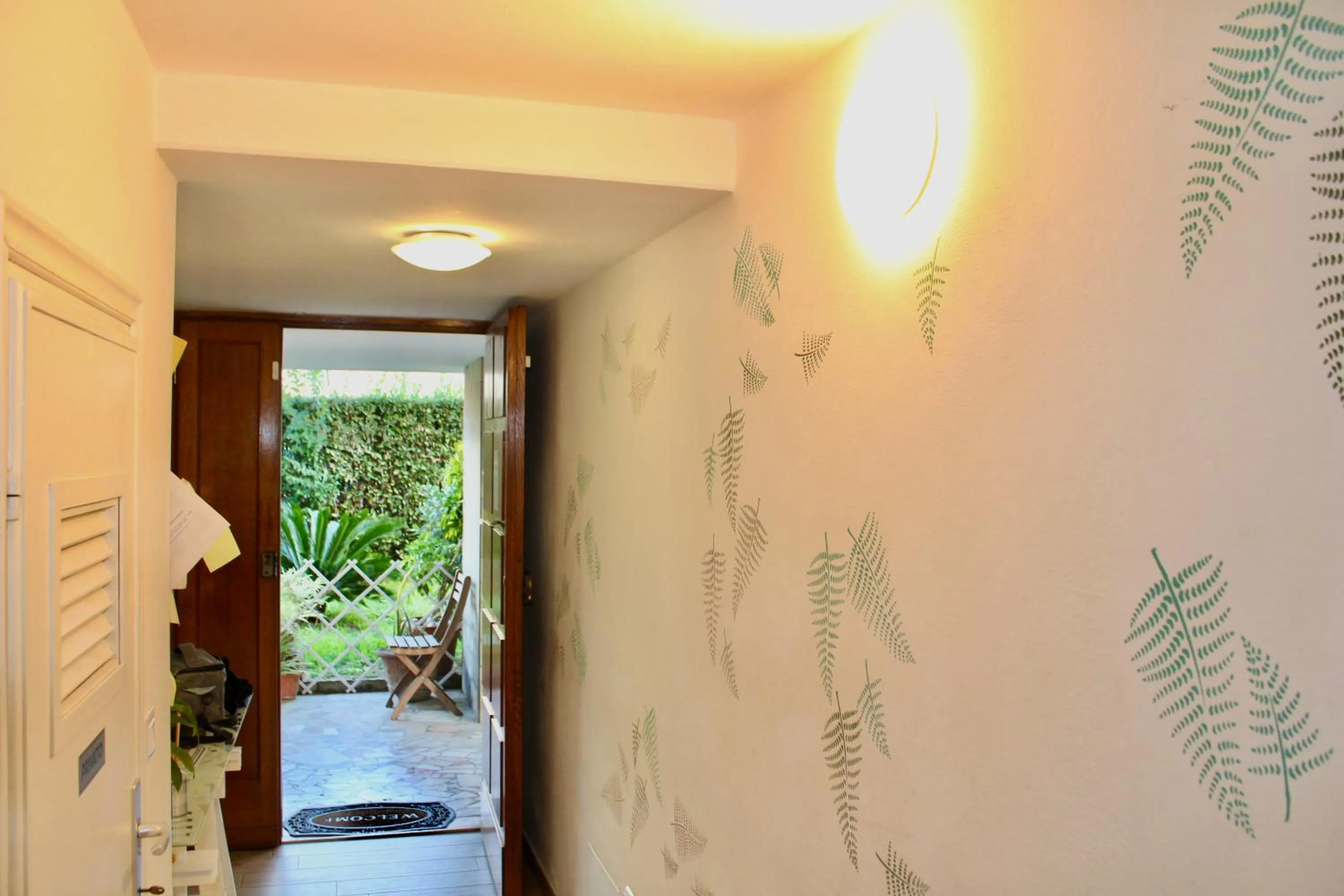 The Green Gate - Airport Guest House