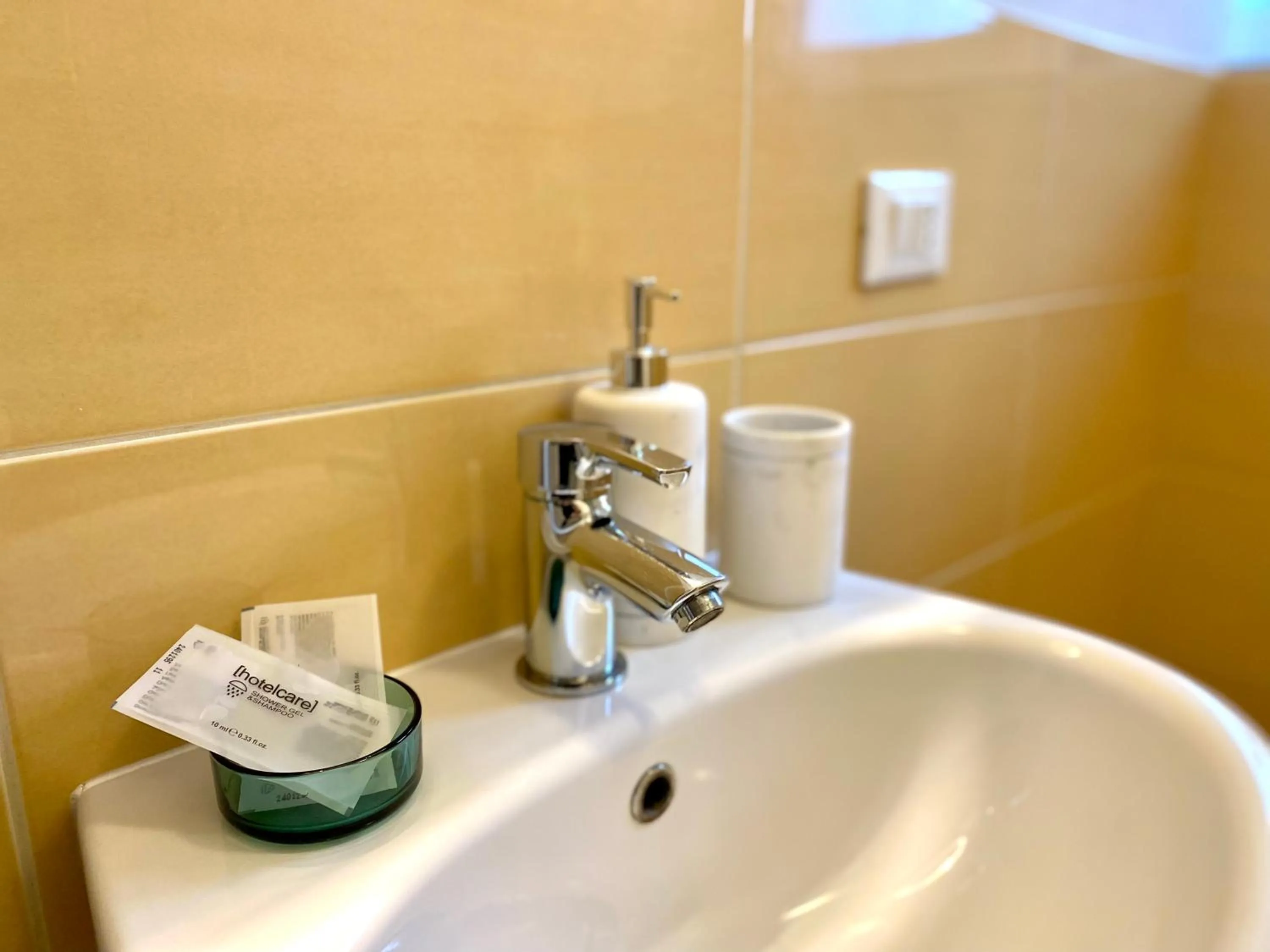 The Green Gate - Airport Guest House