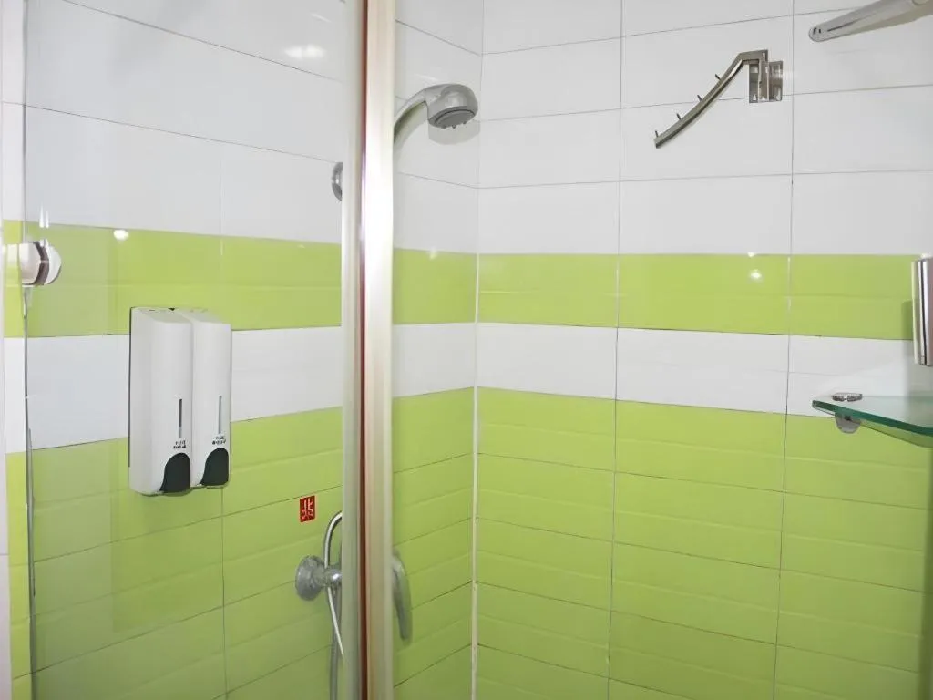 7 Days Inn Wuhan Huaqiaocheng Happy Valley