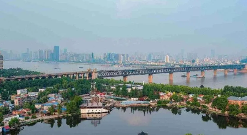 7 Days Inn Wuhan Huaqiaocheng Happy Valley