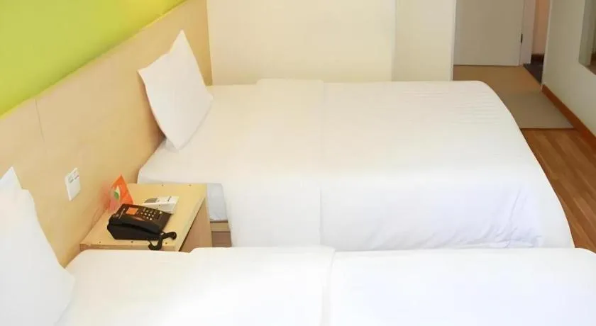 Bed in 7 Days Inn Wuhan Huaqiaocheng Happy Valley