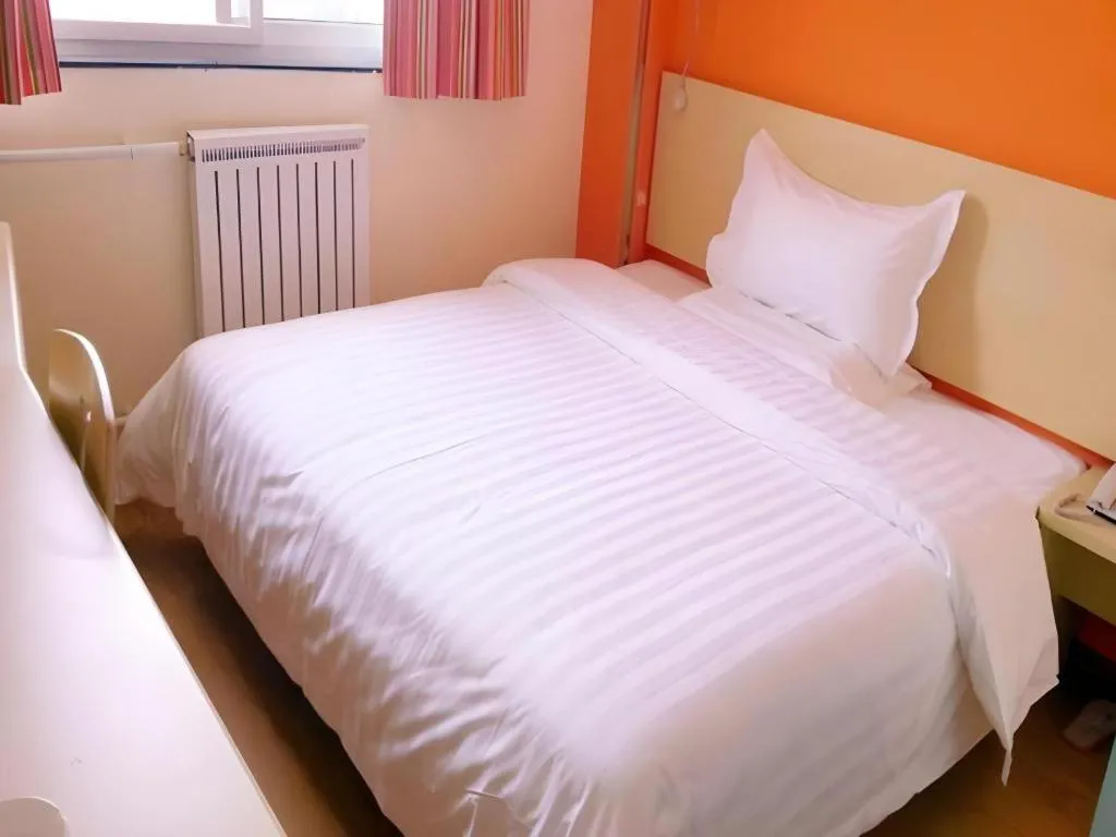 Bed in 7 Days Inn Wuhan Huaqiaocheng Happy Valley