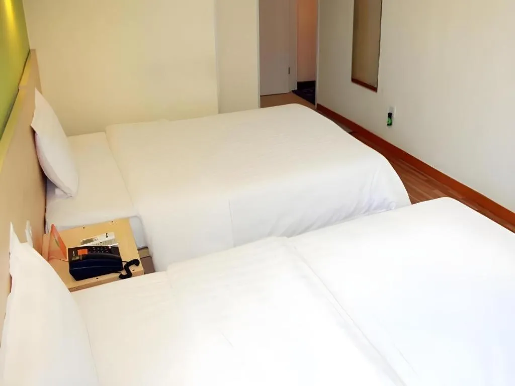 Bed in 7 Days Inn Wuhan Huaqiaocheng Happy Valley