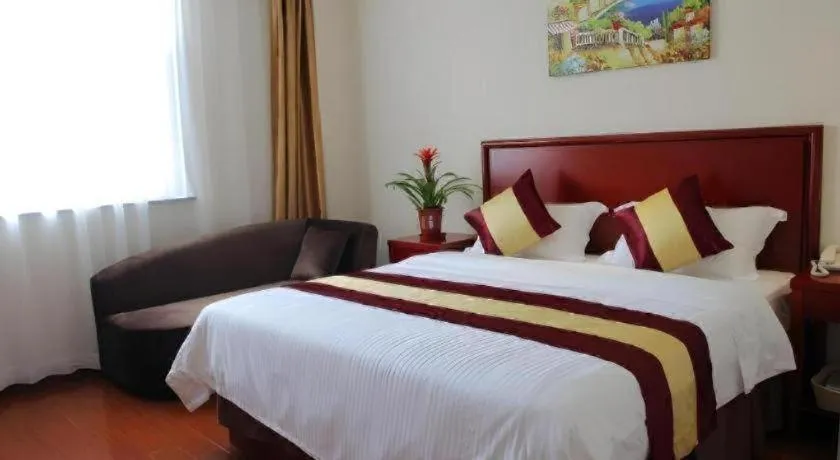 Bed in Greentree Inn Shanghai Middle Xinfu Road Huazhi Road Business Hotel