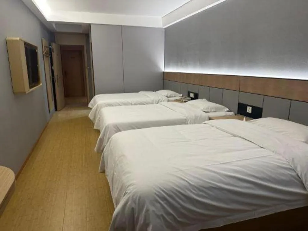 Bed in Greentree Inn Shanghai Middle Xinfu Road Huazhi Road Business Hotel