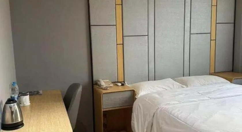 Bed in Greentree Inn Shanghai Middle Xinfu Road Huazhi Road Business Hotel