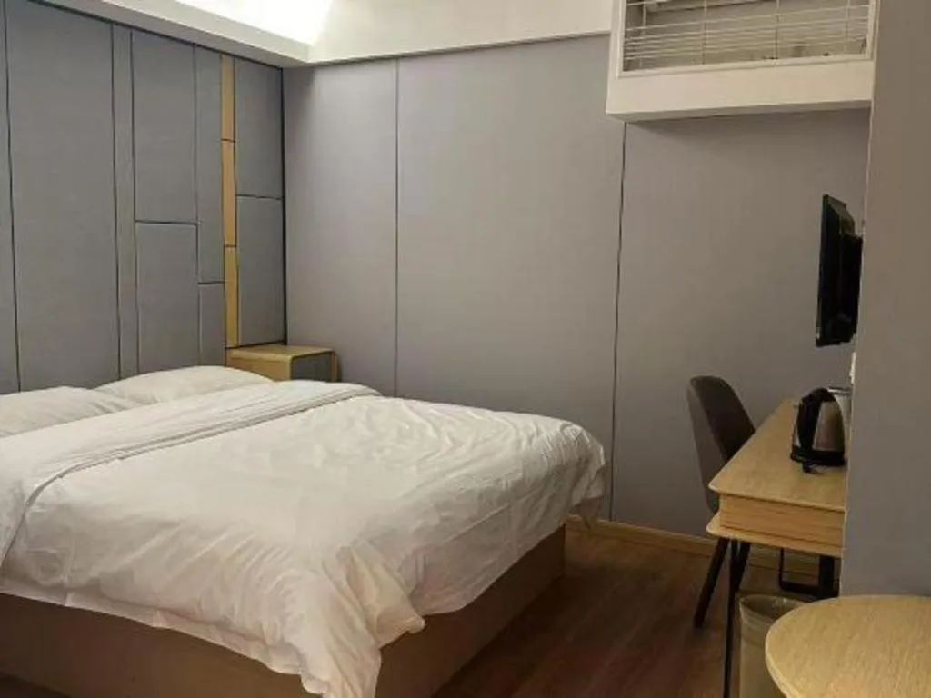 Bed in Greentree Inn Shanghai Middle Xinfu Road Huazhi Road Business Hotel