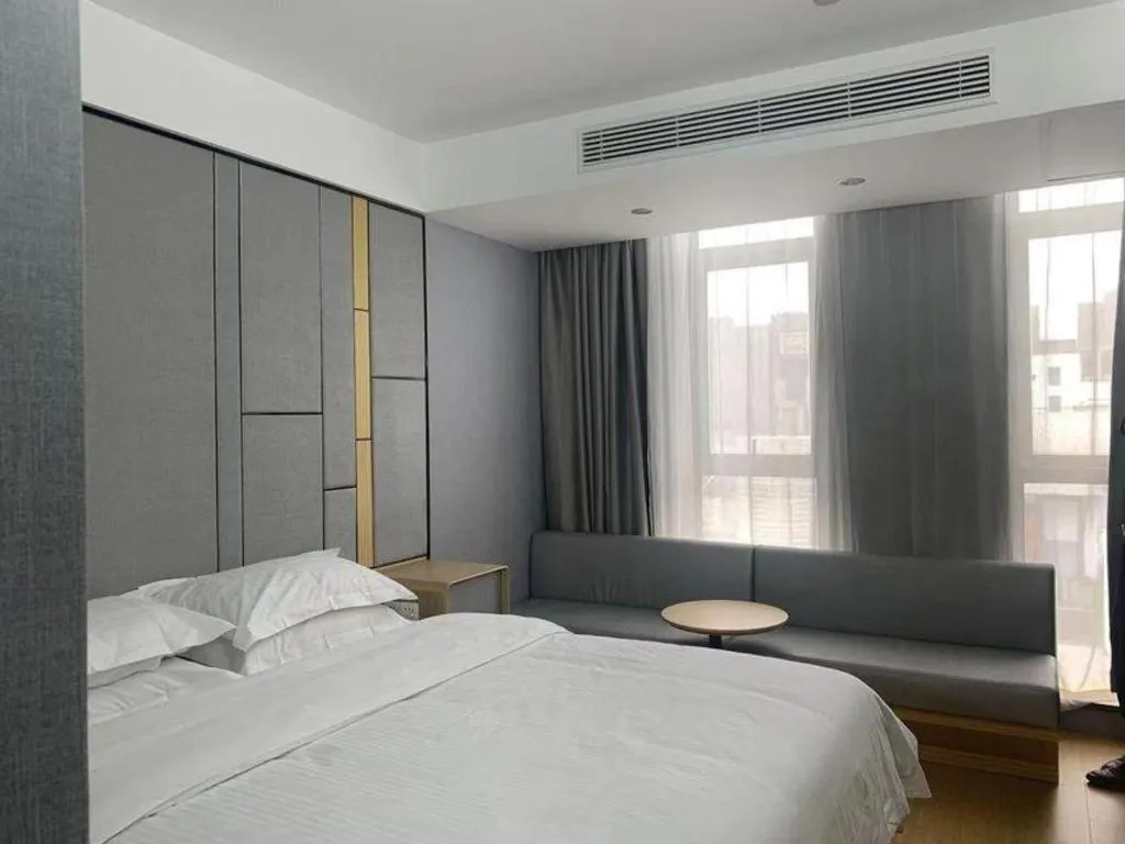 Bed in Greentree Inn Shanghai Middle Xinfu Road Huazhi Road Business Hotel