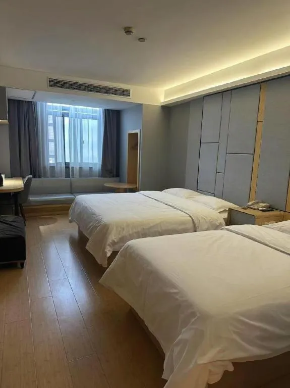 Bed in Greentree Inn Shanghai Middle Xinfu Road Huazhi Road Business Hotel