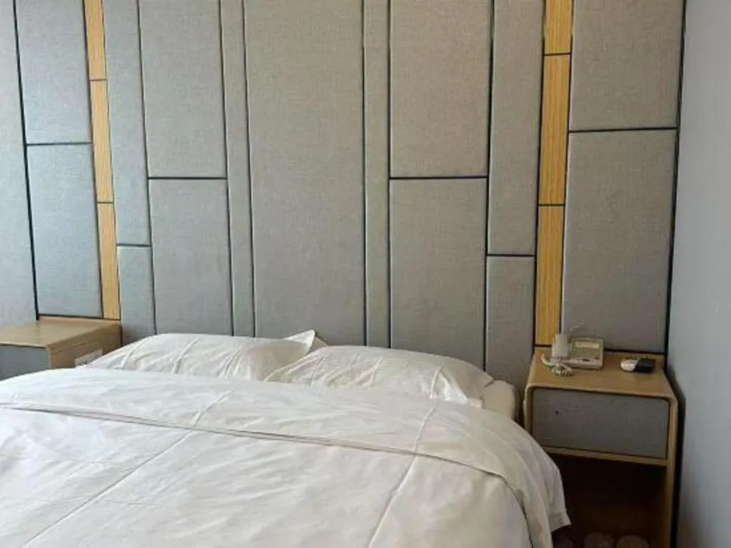Bed in Greentree Inn Shanghai Middle Xinfu Road Huazhi Road Business Hotel