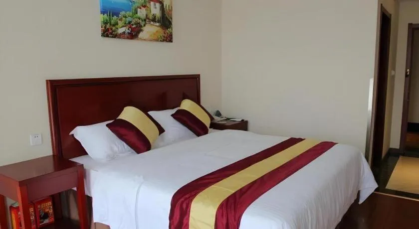 Bed in Greentree Inn Shanghai Middle Xinfu Road Huazhi Road Business Hotel