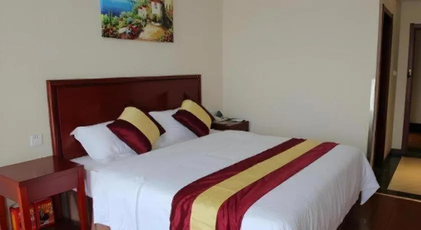 Bed in Greentree Inn Shanghai Middle Xinfu Road Huazhi Road Business Hotel