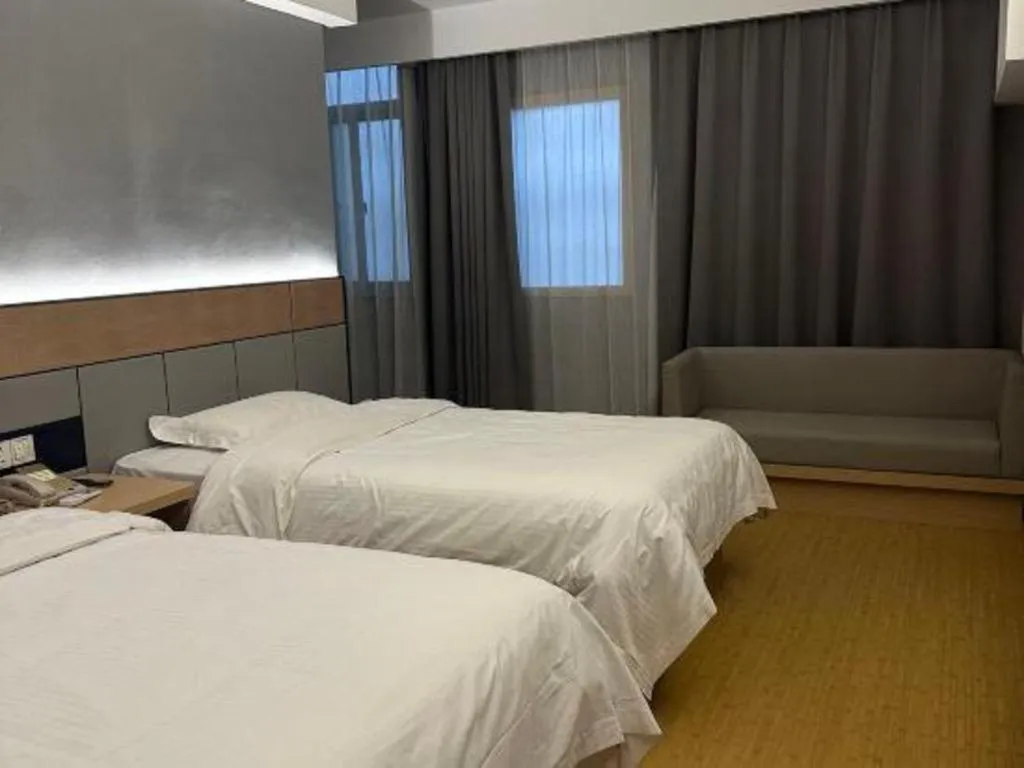 Bed in Greentree Inn Shanghai Middle Xinfu Road Huazhi Road Business Hotel