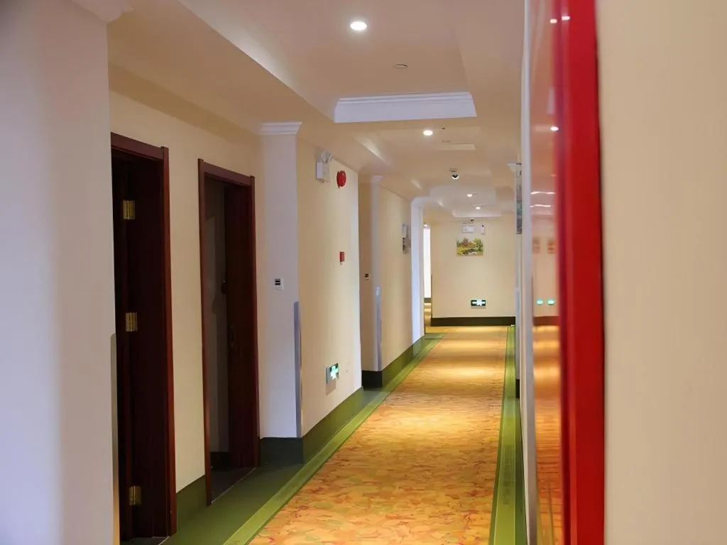 Greentree Inn Shanghai Middle Xinfu Road Huazhi Road Business Hotel