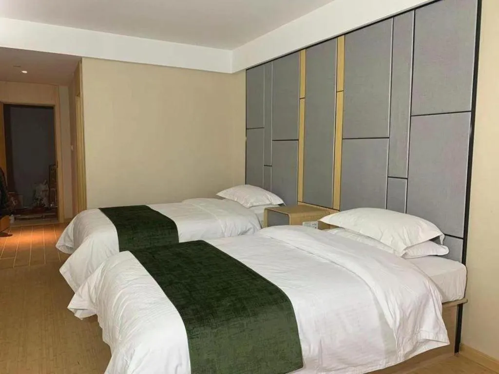 Bed in Greentree Inn Shanghai Middle Xinfu Road Huazhi Road Business Hotel