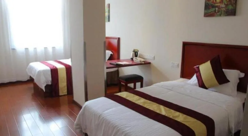 Bed in Greentree Inn Shanghai Middle Xinfu Road Huazhi Road Business Hotel