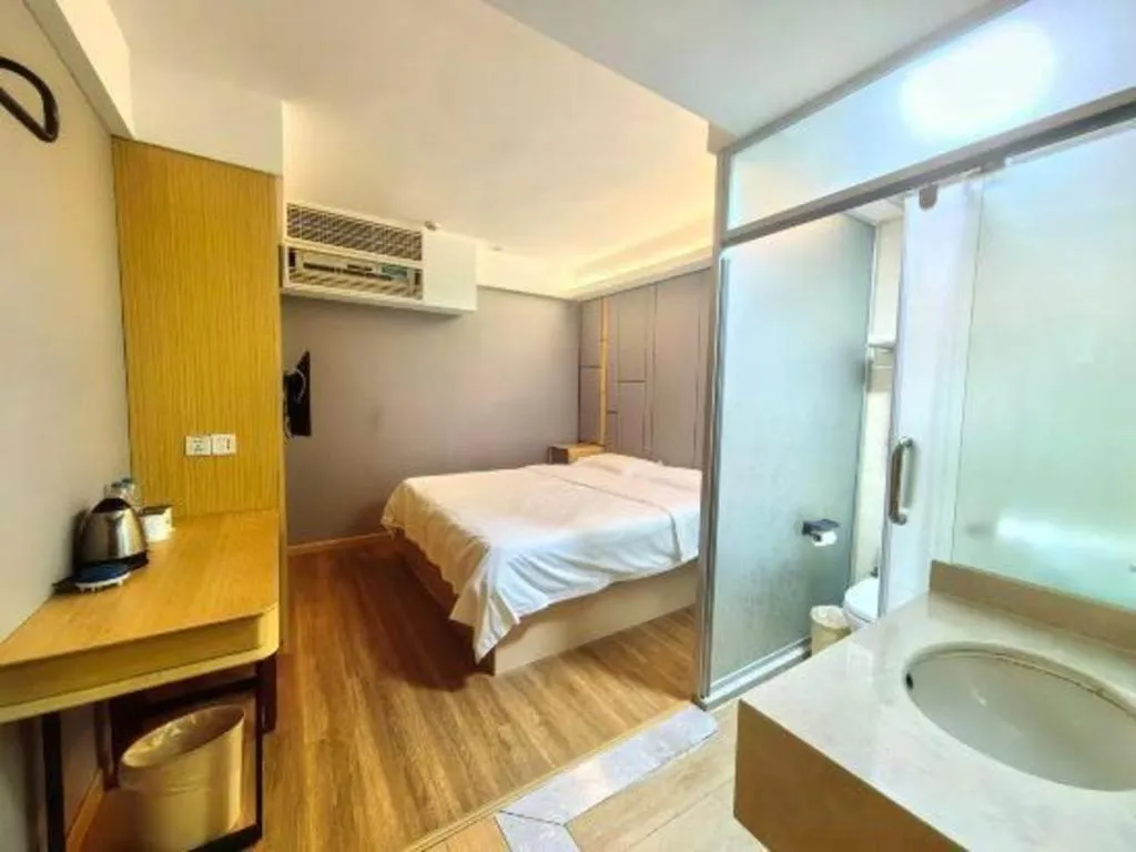 Bed in Greentree Inn Shanghai Middle Xinfu Road Huazhi Road Business Hotel