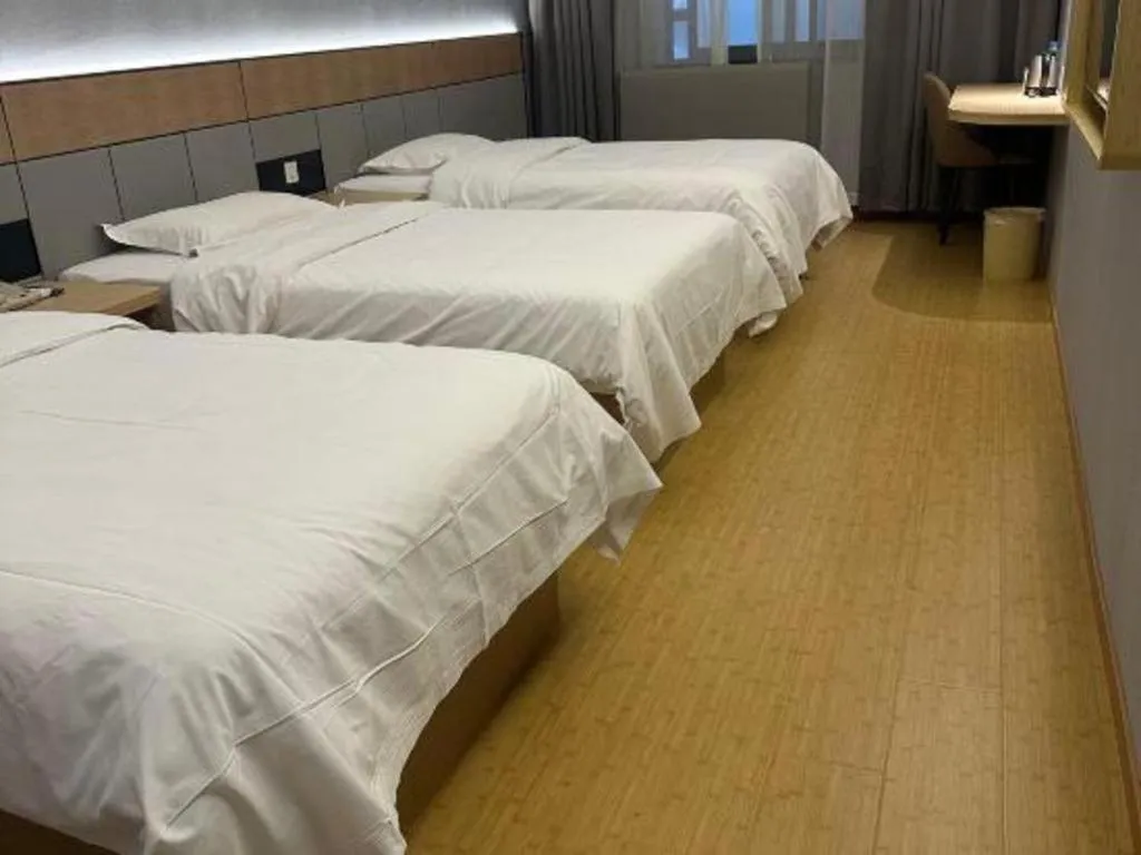 Bed in Greentree Inn Shanghai Middle Xinfu Road Huazhi Road Business Hotel