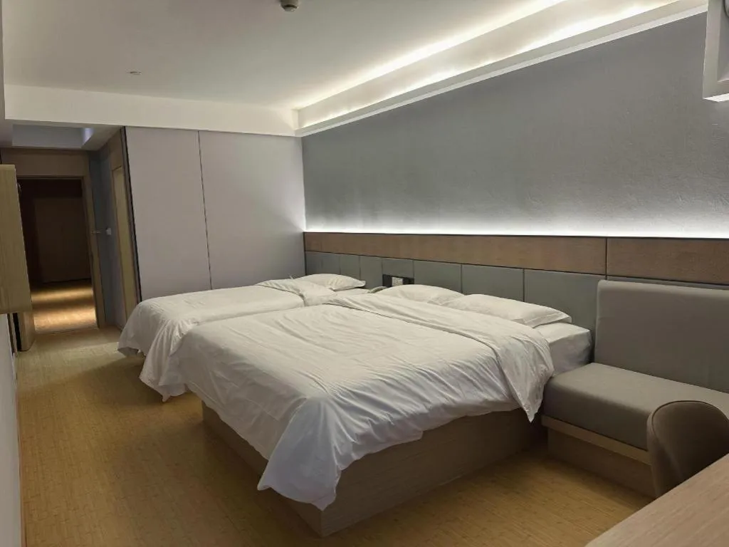 Bed in Greentree Inn Shanghai Middle Xinfu Road Huazhi Road Business Hotel