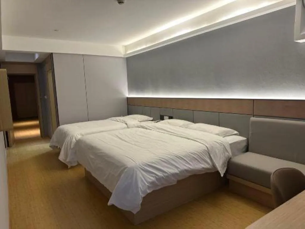 Bed in Greentree Inn Shanghai Middle Xinfu Road Huazhi Road Business Hotel