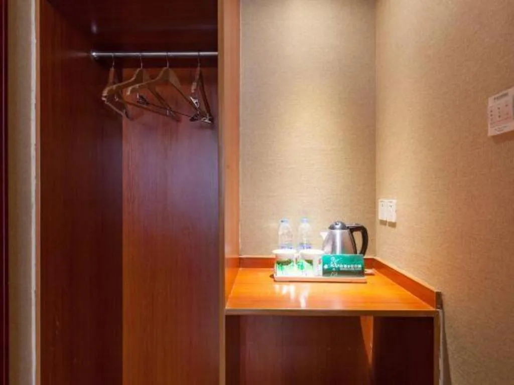 GreenTree Inn Shanghai Songjiang WanDa Plaza RonGMEi Road Express Hotel